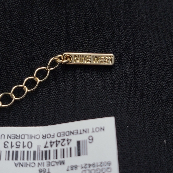 NWT! Nine West Gold Rings Necklace - Picture 3 of 3